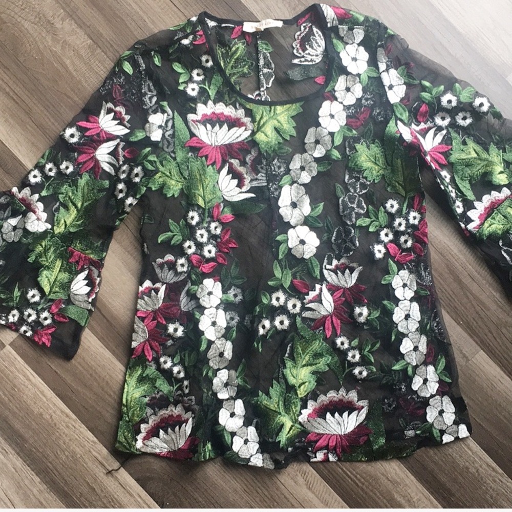 SOLITAIRE embroidered sheer floral top bell sleeve